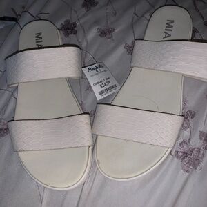 MIA sandal